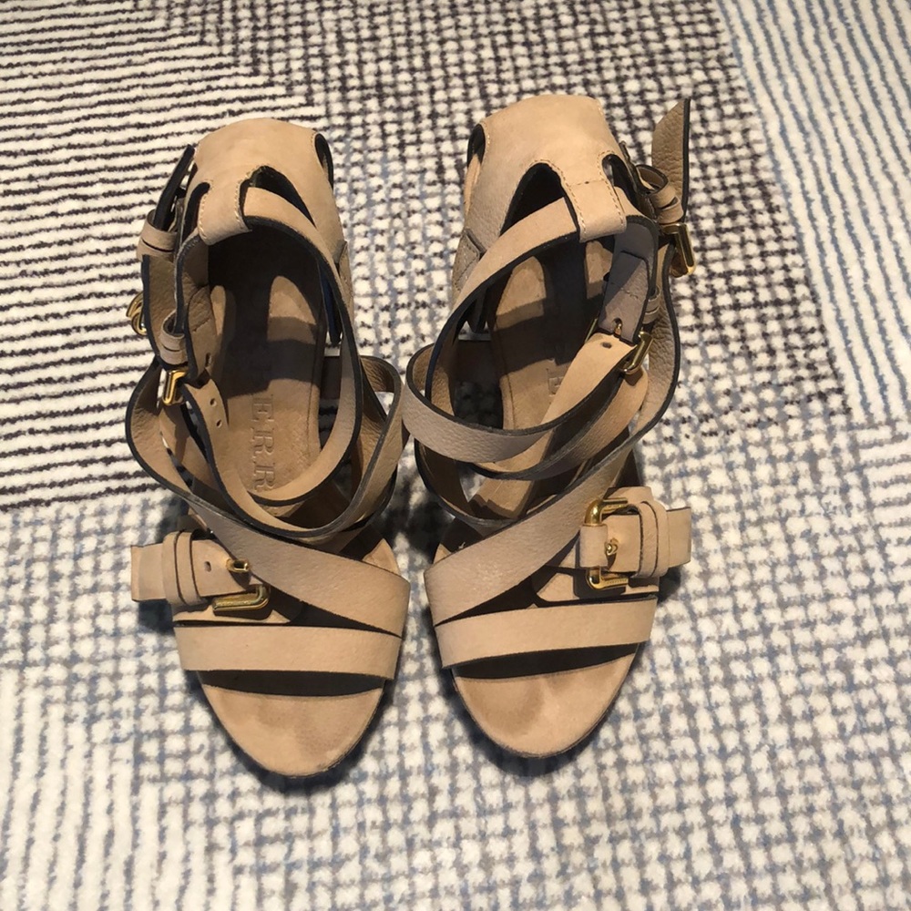 Beige Burberry heels